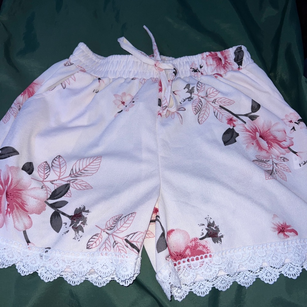 Very cute Shorts 😊